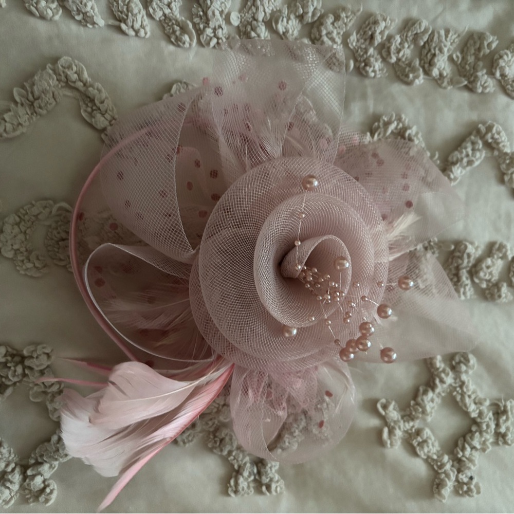 Elegant Pink Fascinator with Pearls